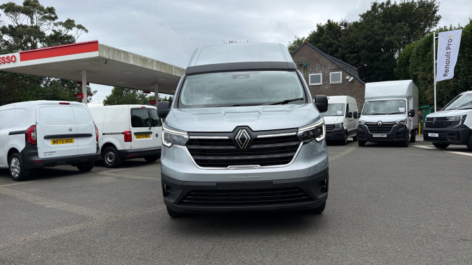 Renault Trafic Swb Diesel SH30 Blue dCi 150 High Roof Advance [Safety] Van - Image 45